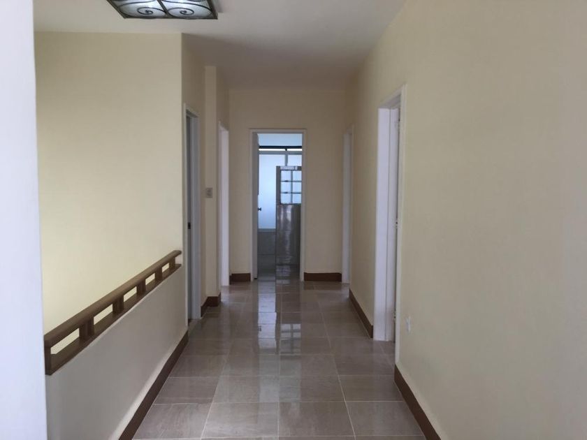 Casa En Venta Irrigacion,180 M2 Por Club Mundet