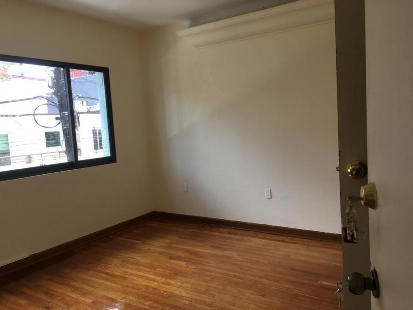 Casa En Venta Irrigacion,180 M2 Por Club Mundet