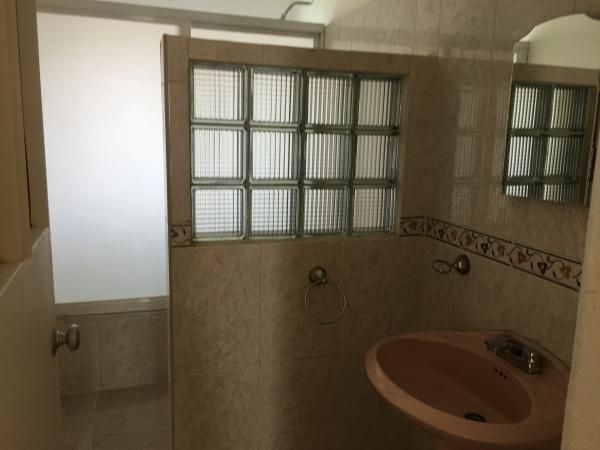 Casa En Venta Irrigacion,180 M2 Por Club Mundet