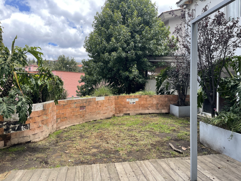 VENTA CASA EN PRIVADA - SECOYAS - LAURELES- BOSQUES DE LAS LOMAS
