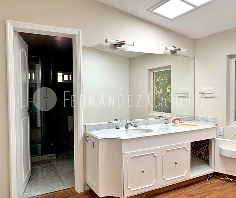 CASA EN RENTA EN LOMAS HIPODROMO