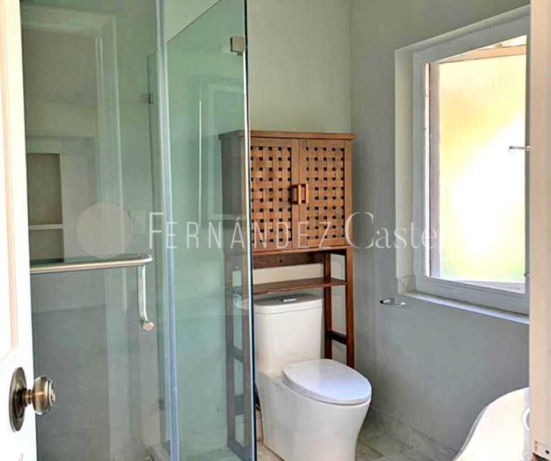 CASA EN RENTA EN LOMAS HIPODROMO