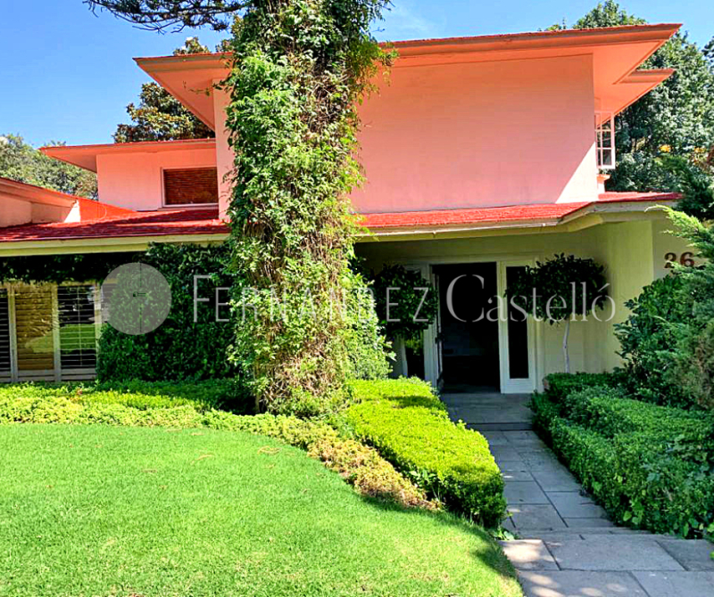 CASA EN RENTA EN LOMAS HIPODROMO