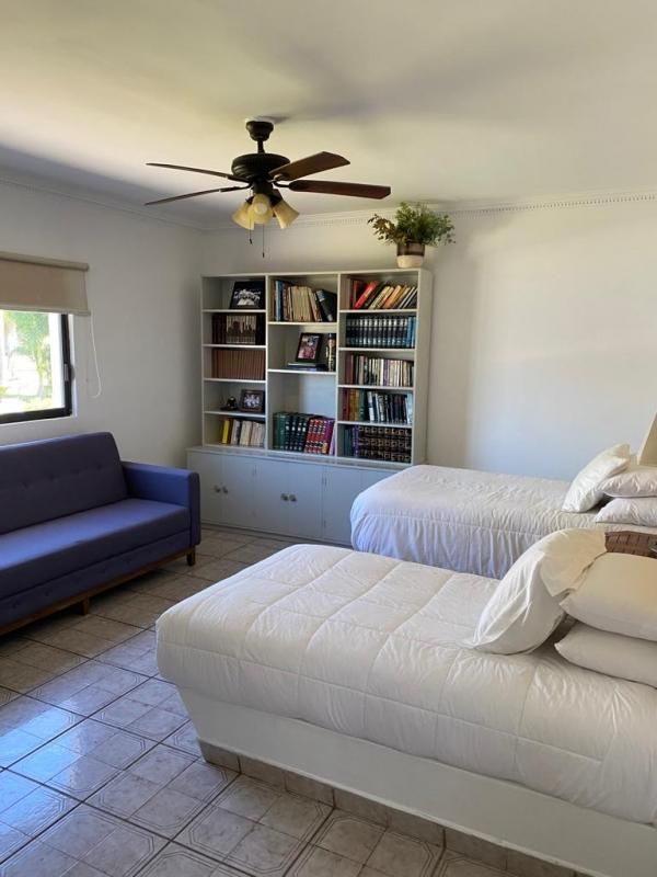 Casa En Venta, Colonia El Cid,  Mazatlán,  Muy Iluminada 
