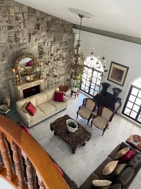 Casa En Venta, Colonia El Cid,  Mazatlán,  Muy Iluminada 