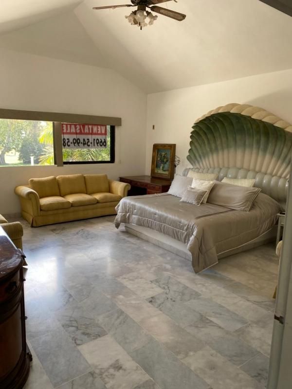 Casa En Venta, Colonia El Cid,  Mazatlán,  Muy Iluminada 