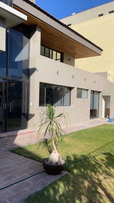 CASA REMODELADA EN BOSQUES