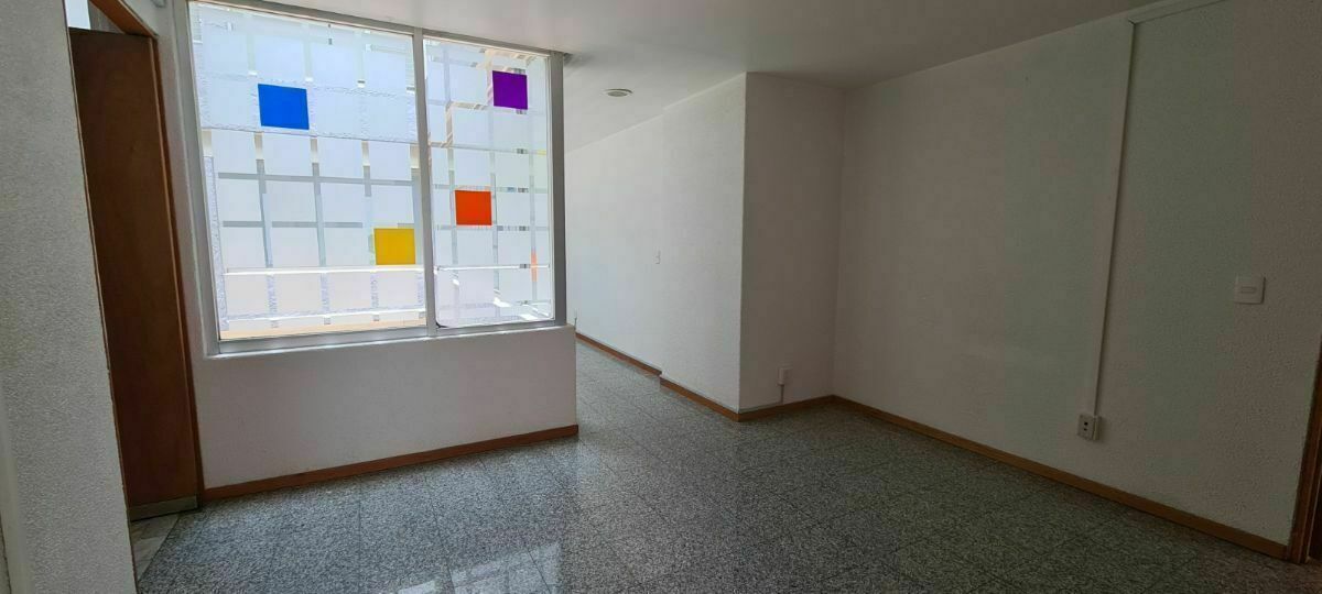 oficinas en renta a 2 cuadras de palmas