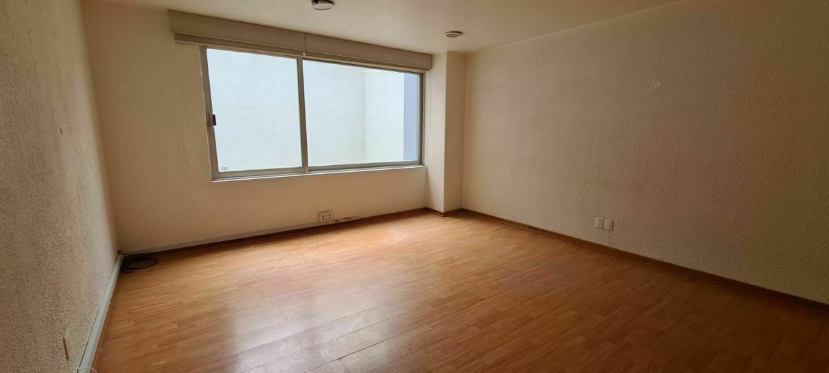 oficinas en renta a 2 cuadras de palmas