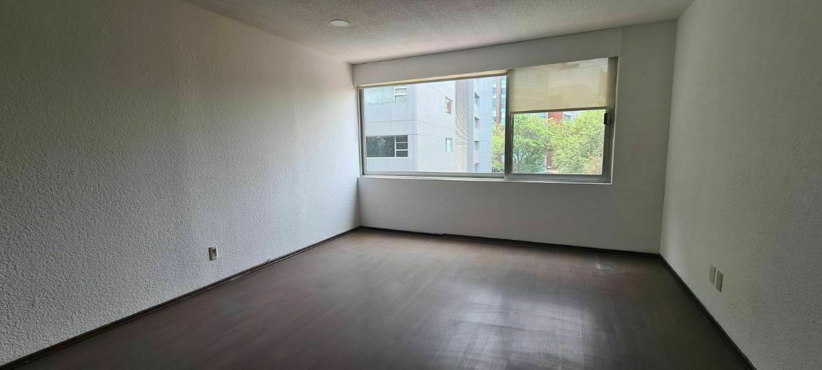 oficinas en renta a 2 cuadras de palmas