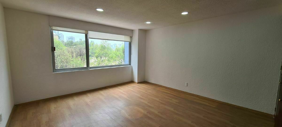 oficinas en renta a 2 cuadras de palmas