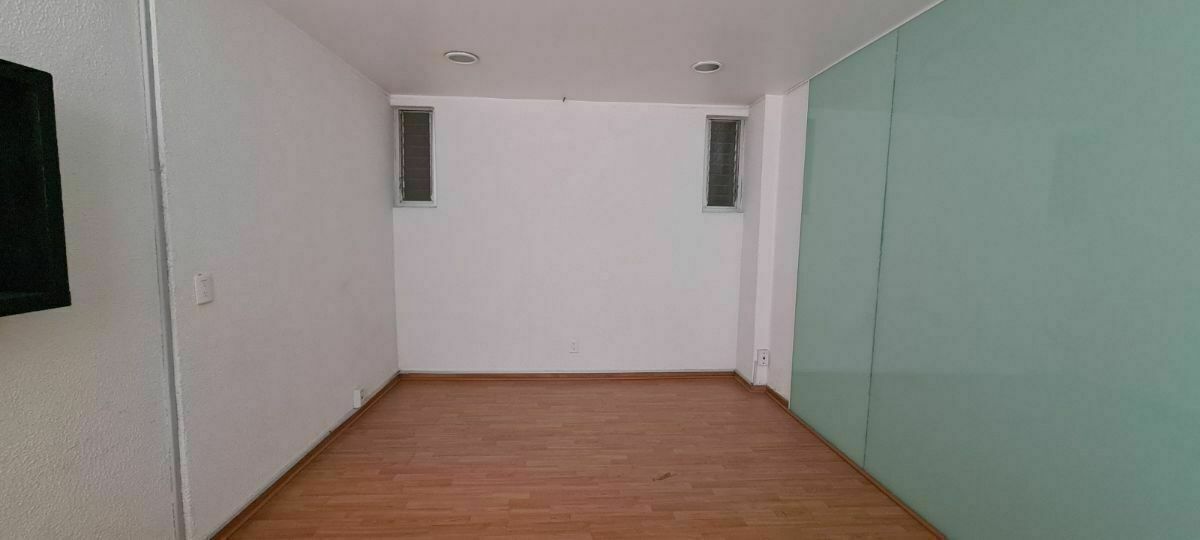 oficinas en renta a 2 cuadras de palmas