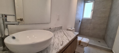 Departamento con terraza nuevo en venta cerca de parque Acacias