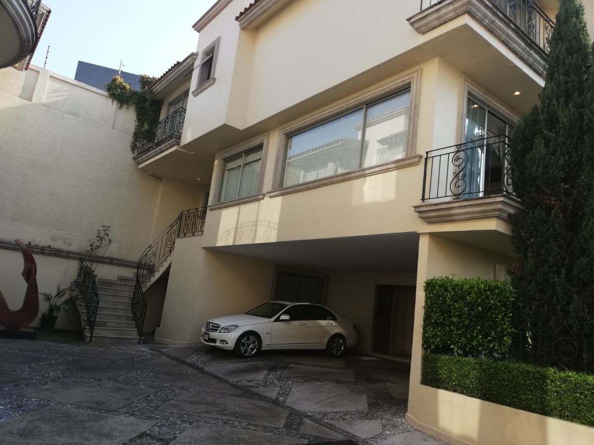 Casa en venta en Tecamachalco en calle cerrada