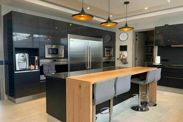 Casa amueblada en Venta en Hacienda de las Palmas, Interlomas