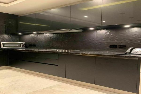 Casa amueblada en Venta en Hacienda de las Palmas, Interlomas