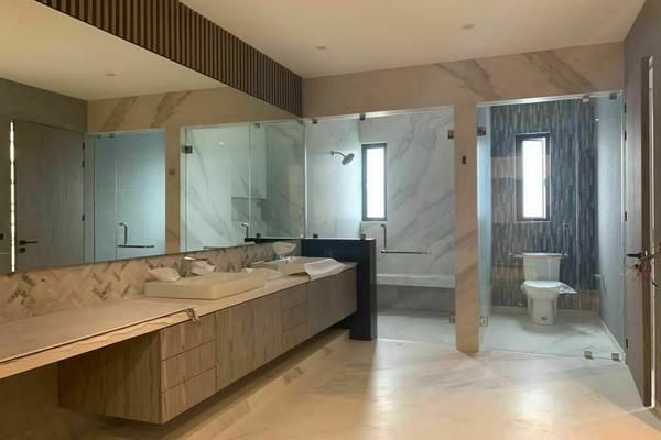 Casa amueblada en Venta en Hacienda de las Palmas, Interlomas