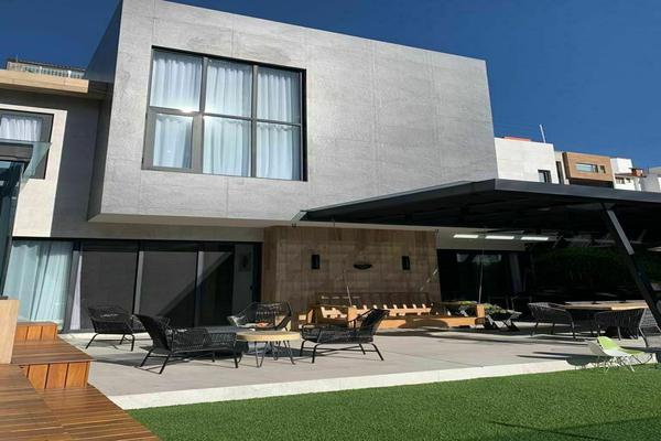 Casa amueblada en Venta en Hacienda de las Palmas, Interlomas