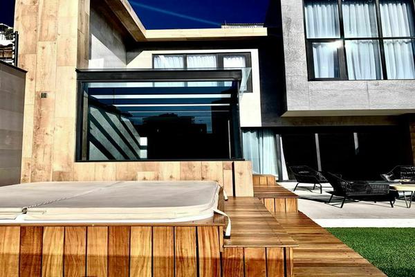 Casa amueblada en Venta en Hacienda de las Palmas, Interlomas