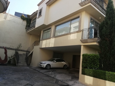 Casa en Venta en Tecamachalco en Calle Cerrada