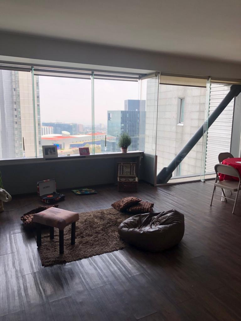 Excelente departamento en venta en Magno House Sta. Fe en piso alto. 