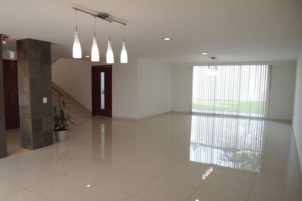 Venta/Casa/Jardines de San Mateo