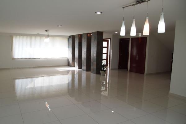 Venta/Casa/Jardines de San Mateo