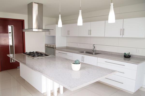 Venta/Casa/Jardines de San Mateo