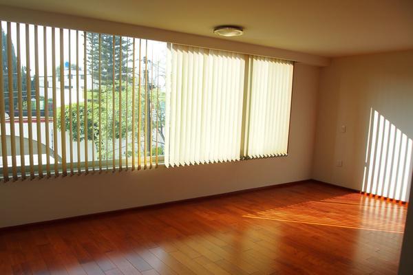 Venta/Casa/Jardines de San Mateo