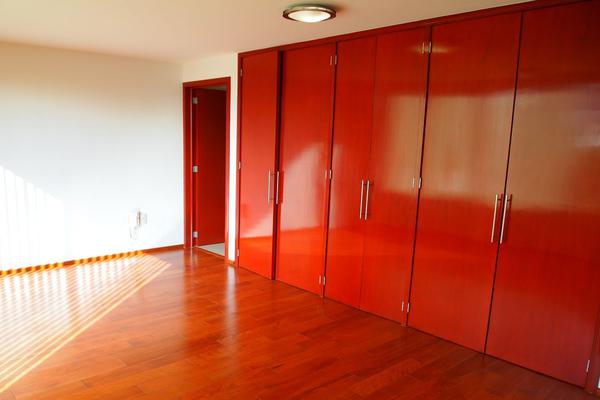 Venta/Casa/Jardines de San Mateo