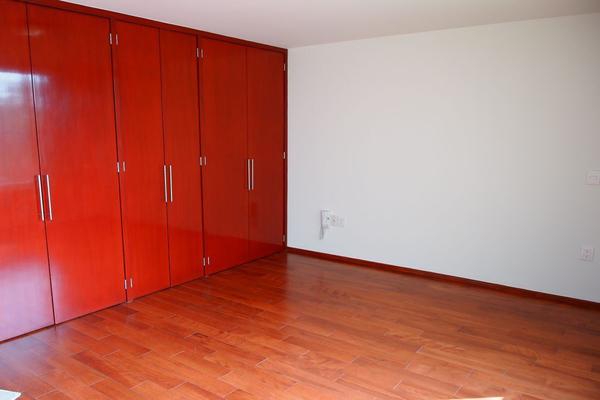 Venta/Casa/Jardines de San Mateo