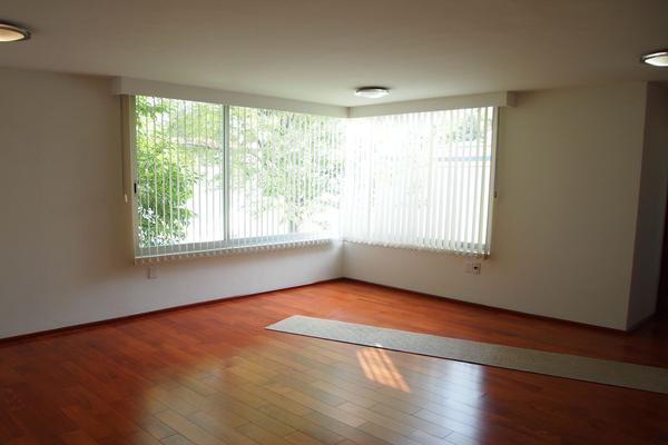 Venta/Casa/Jardines de San Mateo