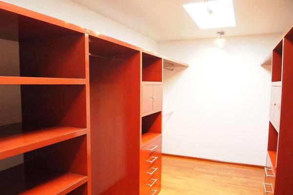 Venta/Casa/Jardines de San Mateo