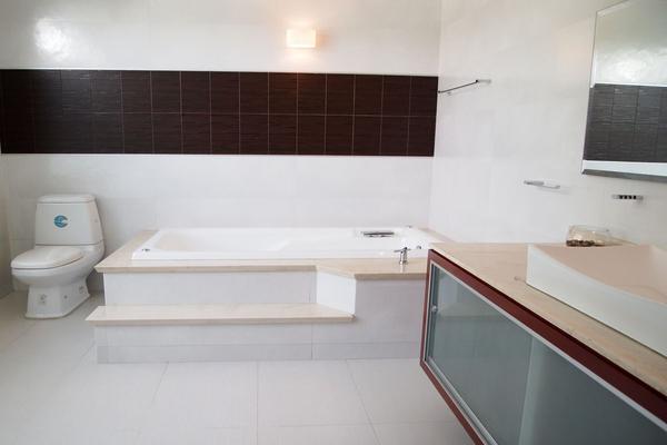 Venta/Casa/Jardines de San Mateo