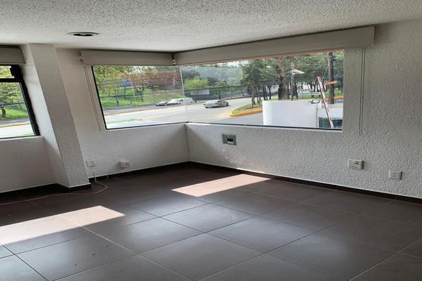 Renta/Oficina/Sobre  Av. Lomas Verdes
