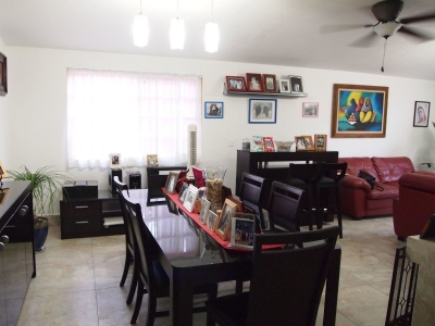 Venta/Casa un piso/Bosques del Lago