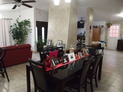 Venta/Casa un piso/Bosques del Lago
