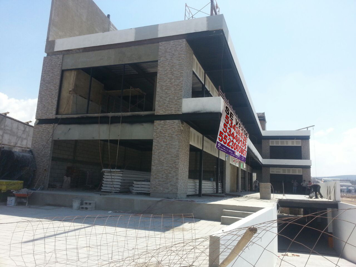 venta o renta/local/plaza santa lucia