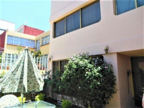 Casa En Venta En Héroes De La Revolución Cda. De Genovevo 