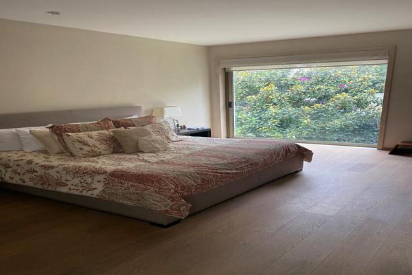 Venta de Casa en Condominio Cumbres de Santa Fe