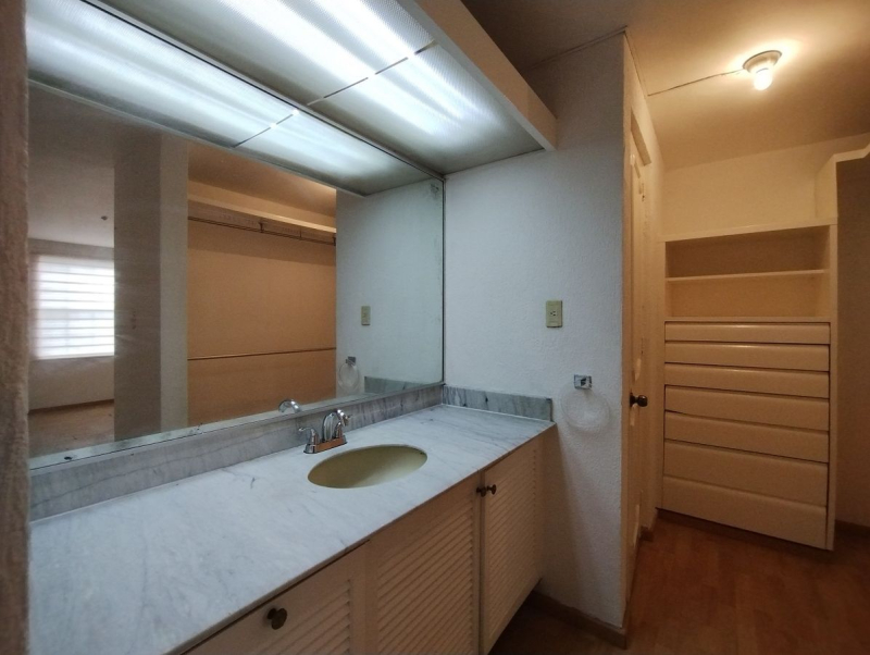 Departamento En Renta En Pedregal 2, Edificio Rodas Piso 2