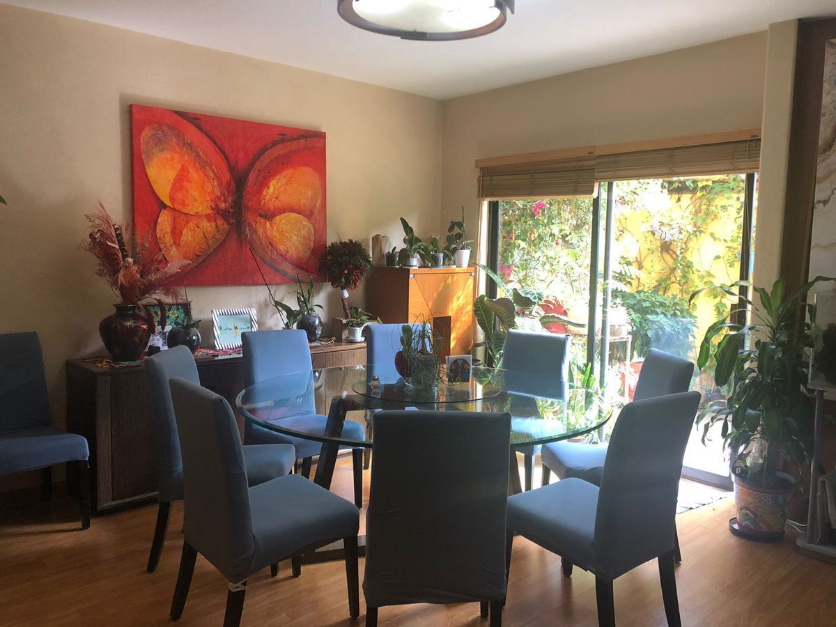 Casa en venta en un fraccionamiento super familiar en San Jerónimo.
