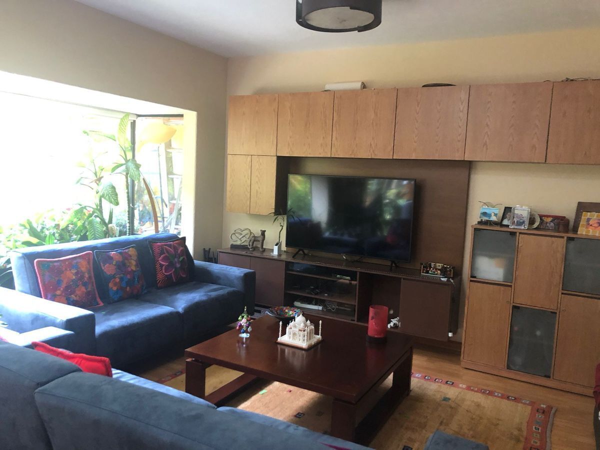 Casa en venta en un fraccionamiento super familiar en San Jerónimo.