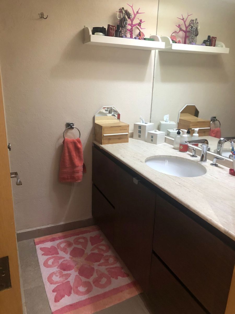 Casa en venta en un fraccionamiento super familiar en San Jerónimo.