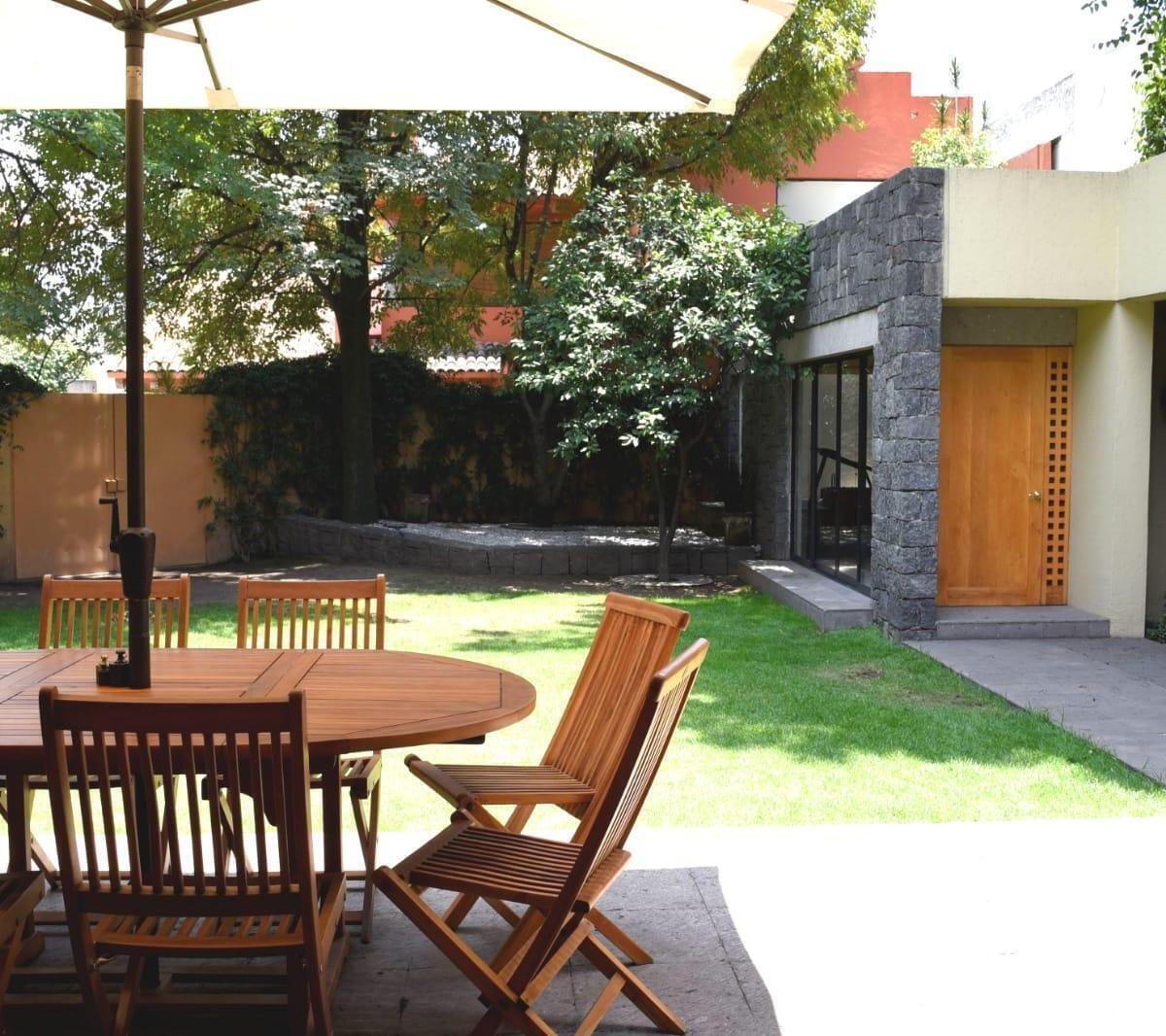 vive en la tranquilidad de chimalistac en una casa única.