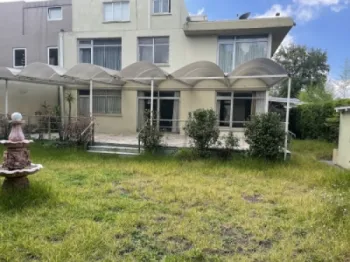 Casa en calle cerrada con zona federal Lomas Reforma  calle cerrada con vigilancia