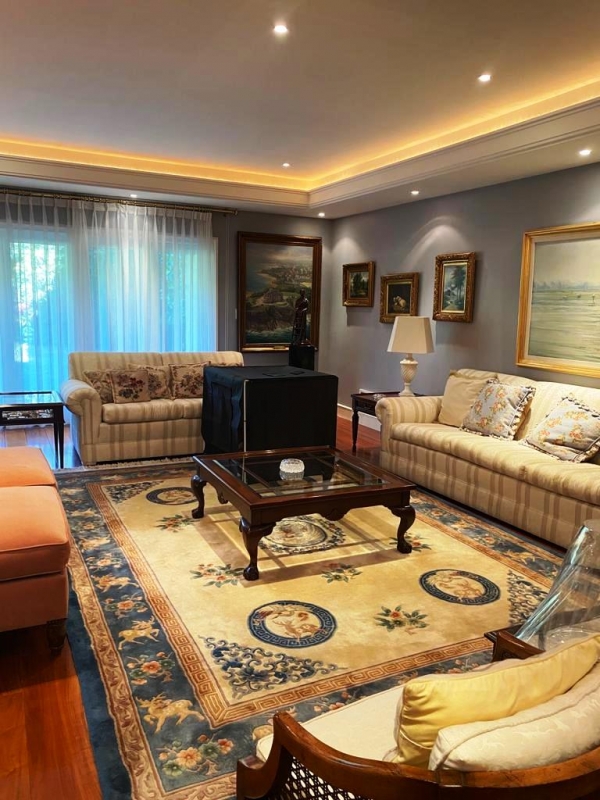 AV. LOMAS DE VISTA HERMOSA, Casa con Enorme Jardín de 780 mts.