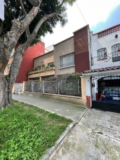 Amplia casa en Narvarte
