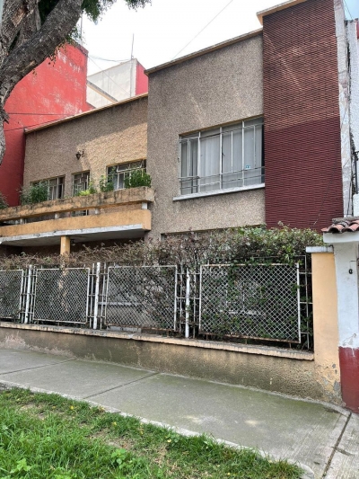 Amplia casa en Narvarte