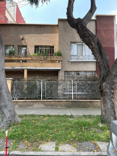 Amplia casa en Narvarte